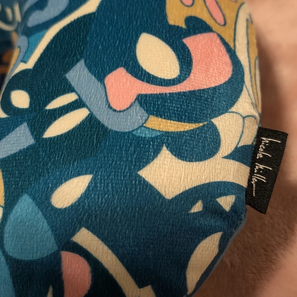 Nicole Miller Travel Neck Pillow – Abstract Print